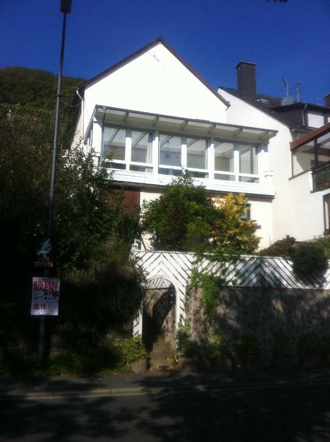 Ferienhaus Moselblick Mit Kostenfreien Oepnv-Ticket Ürzig Esterno foto